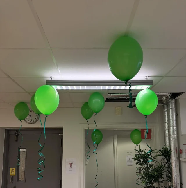 💚 igår 8/9 firade vid Fysioterapeuternas dag! 💚 klinken var full av härliga gröna ballonger!